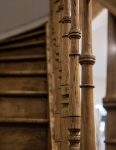 Menuiseries intérieures en bois pour un escalier avec la Menuiserie Salavert
